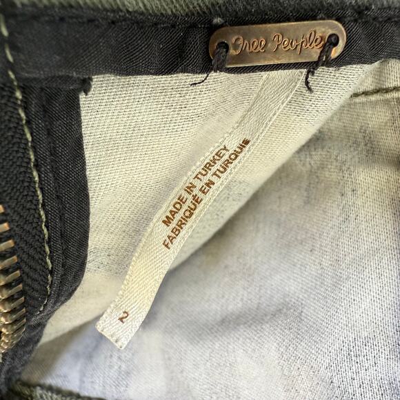 Free People Camo Skirt Womens Size 2 Green Denim High Waisted - Picture 5 of 9